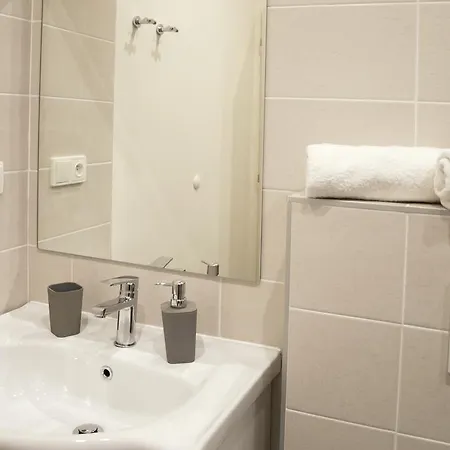 Apartment Krakovska 5 *