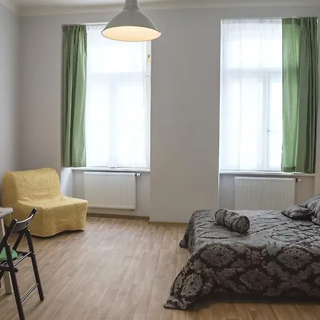 Krakovska 5 *